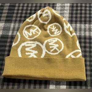 Michael Kors Big Circle Logo Knitted Beanie Hat Tan Gold Like Color